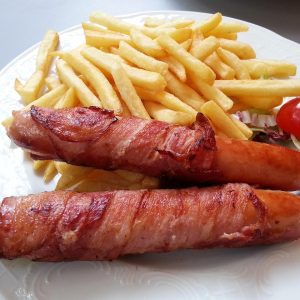 Ranskanperunat + Makkara & Cheddar